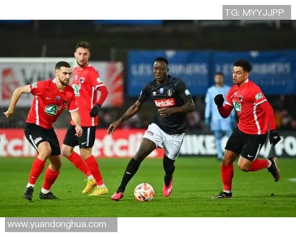 中部海岸与墨尔本胜利的激烈对决展现足球魅力与团队精神