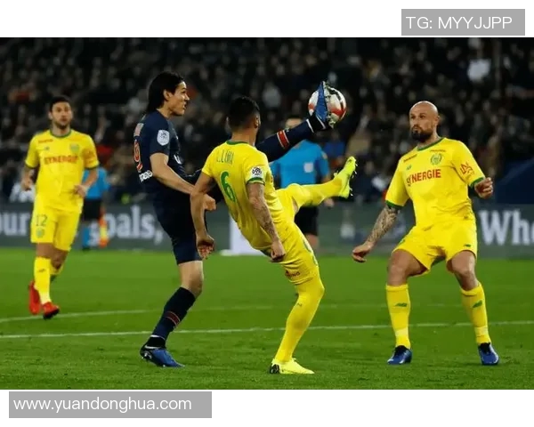 卡昂与昂热的激烈对决揭示法甲新赛季的竞争格局与球队实力分析